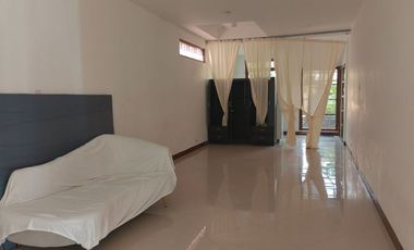 A 450 sqm House and Lot for Rent in Multinational Village