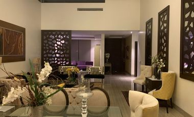 Samborondon, Venta de Hermosa Casa 4 Dorm. con Piscina
