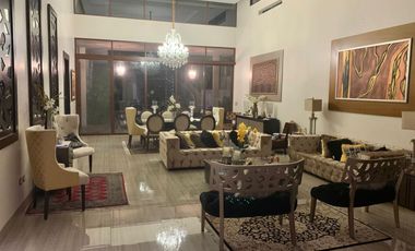 Samborondon, Venta de Hermosa Casa 4 Dorm. con Piscina