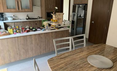 Samborondon, Venta de Hermosa Casa 4 Dorm. con Piscina