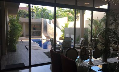 Samborondon, Venta de Hermosa Casa 4 Dorm. con Piscina