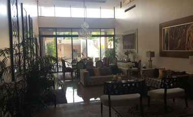 Samborondon, Venta de Hermosa Casa 4 Dorm. con Piscina