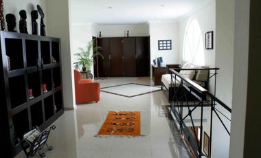 CASA EN VENTA EN CANCÚN, QUINTANA ROO, RESIDENCIAL VILLA MAGNA, ALBERCA PROPIA, RECÁMARA EN PLANTA BAJA