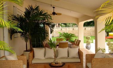 CASA EN VENTA EN CANCÚN, QUINTANA ROO, RESIDENCIAL VILLA MAGNA, ALBERCA PROPIA, RECÁMARA EN PLANTA BAJA