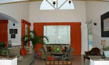 CASA EN VENTA EN CANCÚN, QUINTANA ROO, RESIDENCIAL VILLA MAGNA, ALBERCA PROPIA, RECÁMARA EN PLANTA BAJA