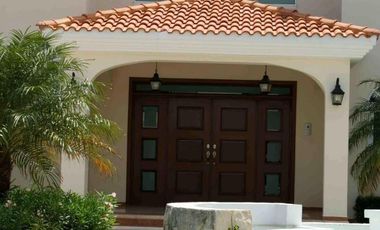 CASA EN VENTA EN CANCÚN, QUINTANA ROO, RESIDENCIAL VILLA MAGNA, ALBERCA PROPIA, RECÁMARA EN PLANTA BAJA