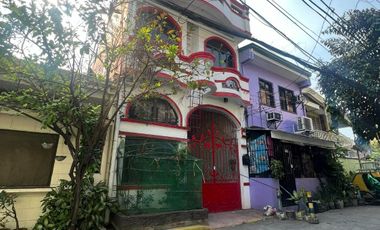 2 Storey with 2 Door Apartment and Roof deck House and Lot for Sale Singalong Manila