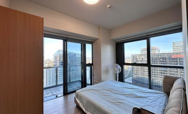 EAA: For Rent High floor 2 bedroom in Uptown Ritz, BGC Taguig City
