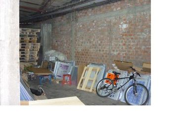 VENTA DE LOCAL INDUSTRIAL EN AV ARICA