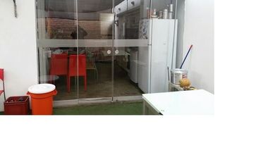 VENTA DE LOCAL INDUSTRIAL EN AV ARICA