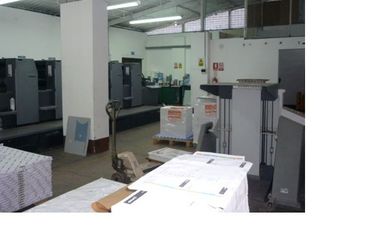 VENTA DE LOCAL INDUSTRIAL EN AV ARICA