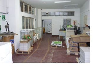 VENTA DE LOCAL INDUSTRIAL EN AV ARICA