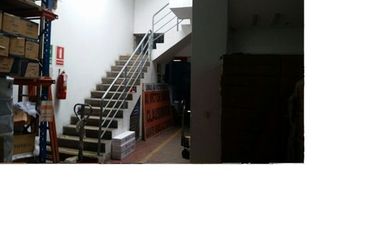 VENTA DE LOCAL INDUSTRIAL EN AV ARICA