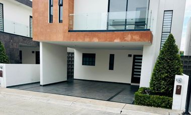 Casa en Venta en “La Escondida Residencial” en Ocoyoacac, Estado de México.