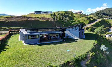Beautiful Home in Gated Residential Community - Surrounded by Mountian Views