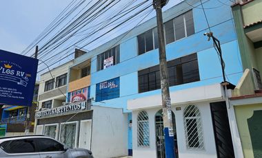 Dpto. En Venta Enplena Av. Los Ruiseñores Ubicado En El Tercer Piso