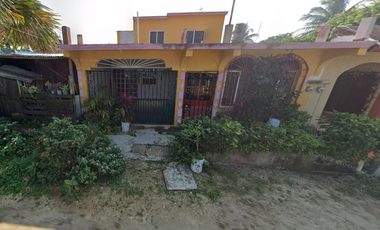 CASA DE REMATE  CERCA DE LA PLAYA EN  LOMAS DE BARRILLAS, VERACRUZ