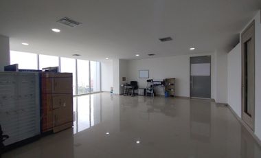 Oficina en arriendo en Alto Prado.