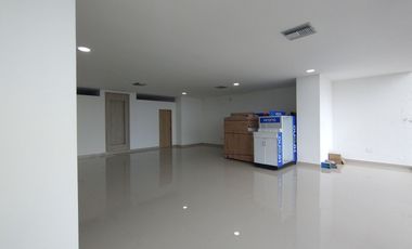 Oficina en arriendo en Alto Prado.