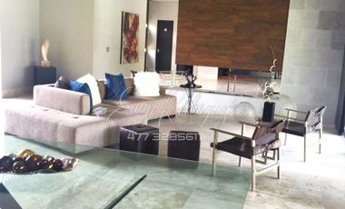 CASA EN RENTA, CLUB CAMPESTRE, ALBERCA, 1,167m2, 4 REC. SIN MUEBLES. 6 AUTOS