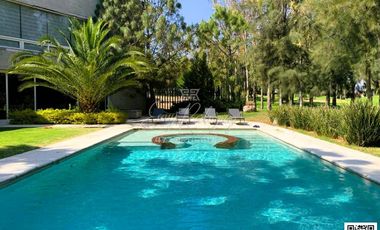 CASA EN RENTA, CLUB CAMPESTRE, ALBERCA, 1,167m2, 4 REC. SIN MUEBLES. 6 AUTOS