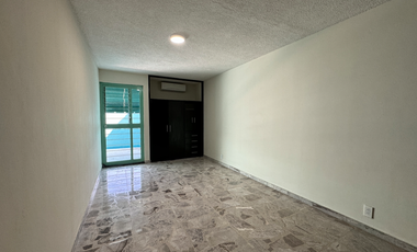 Casa en el Retiro, a una cuadra del Parque Morelos y la Calzada, en el Centro de Guadalajara
