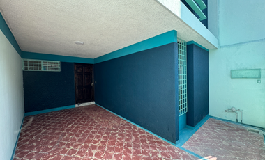 Casa en el Retiro, a una cuadra del Parque Morelos y la Calzada, en el Centro de Guadalajara