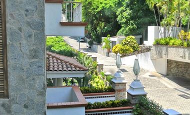 Departamento con terraza amplia y vista a la bahía Pichilingue