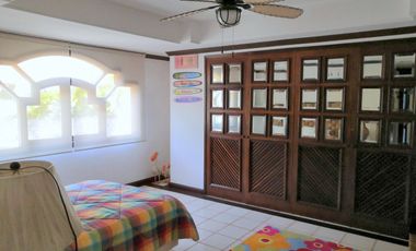 Departamento con terraza amplia y vista a la bahía Pichilingue