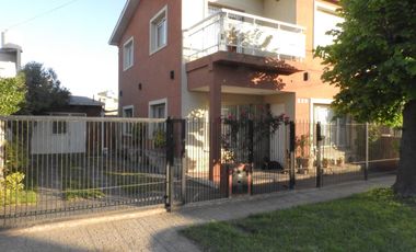 Casa 4 Ambientes con Pileta en Venta en Barrio Villa Primera