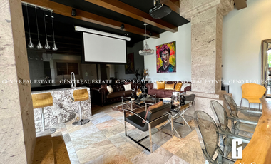CASA EN VENTA FRENTE A PARQUE CON AREA SOCIAL CERRADA Y JARDIN AMPLIO
