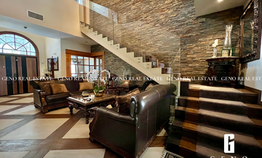 CASA EN VENTA FRENTE A PARQUE CON AREA SOCIAL CERRADA Y JARDIN AMPLIO