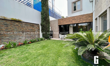 CASA EN VENTA FRENTE A PARQUE CON AREA SOCIAL CERRADA Y JARDIN AMPLIO