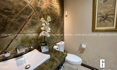 CASA EN VENTA FRENTE A PARQUE CON AREA SOCIAL CERRADA Y JARDIN AMPLIO