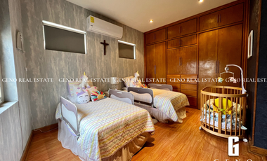 CASA EN VENTA FRENTE A PARQUE CON AREA SOCIAL CERRADA Y JARDIN AMPLIO