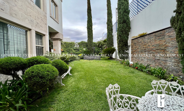 CASA EN VENTA FRENTE A PARQUE CON AREA SOCIAL CERRADA Y JARDIN AMPLIO