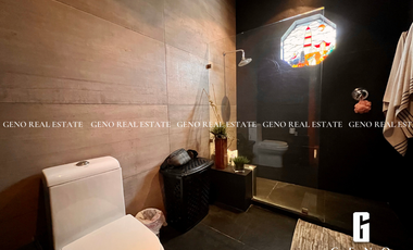 CASA EN VENTA FRENTE A PARQUE CON AREA SOCIAL CERRADA Y JARDIN AMPLIO