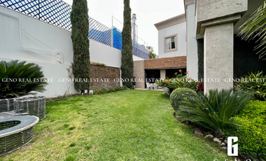 CASA EN VENTA FRENTE A PARQUE CON AREA SOCIAL CERRADA Y JARDIN AMPLIO