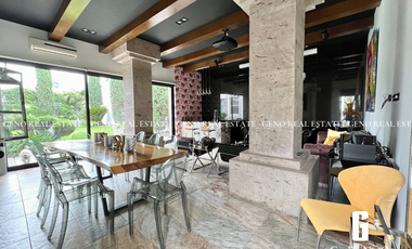 CASA EN VENTA FRENTE A PARQUE CON AREA SOCIAL CERRADA Y JARDIN AMPLIO