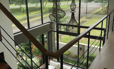 BALI MANSIONS DREAM HOME 6Br with pool Across the park TCP 50M nego