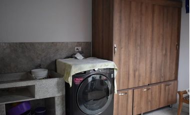 ARRIENDO CASA BARRIO BLANCO  MEDIANERA PARA EMPRESA