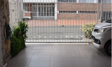 ARRIENDO CASA BARRIO BLANCO  MEDIANERA PARA EMPRESA