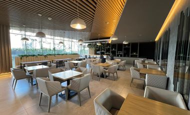 OFICINA EN RENTA ACONDICIONADA TORRE PLATEA ANGELOPOLIS PISO 10 140 M2