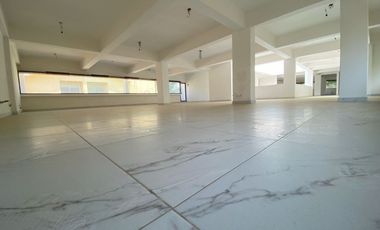 EDIFICIO MUY BIEN UBICADO LISTO PARA INSTALARSE