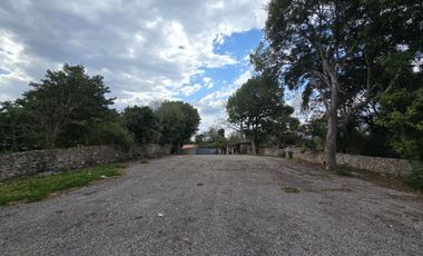 TERRENO BARDEADO Y CON ASFALTO EN IZAMAL.