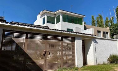 CASA EN VENTA, CON EXCELENTE UBICACIÓN.