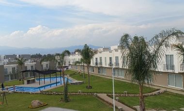 Venta de casa con alberca a una hora de Jonatepec