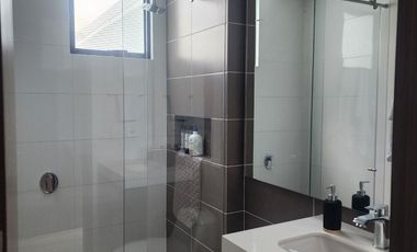 VENDO CASA  CONDOMINIO, COTA DOS PISOS DIVINA, 215 METROS, LOTE 750 METROS, 5 HABITACIONES, 6 BAÑOS, 1 ESTUDIO, ESTRATO5, NO PERMUTAS, LA CASA ESTA LI