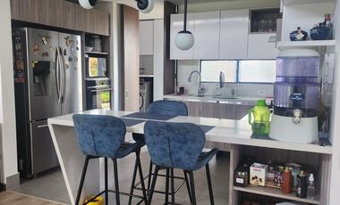 VENDO CASA  CONDOMINIO, COTA DOS PISOS DIVINA, 215 METROS, LOTE 750 METROS, 5 HABITACIONES, 6 BAÑOS, 1 ESTUDIO, ESTRATO5, NO PERMUTAS, LA CASA ESTA LI