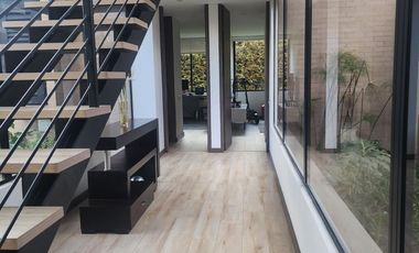 VENDO CASA  CONDOMINIO, COTA DOS PISOS DIVINA, 215 METROS, LOTE 750 METROS, 5 HABITACIONES, 6 BAÑOS, 1 ESTUDIO, ESTRATO5, NO PERMUTAS, LA CASA ESTA LI